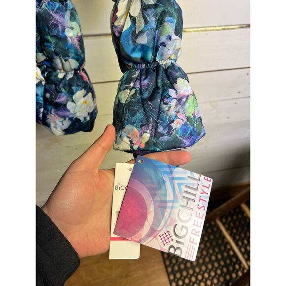 Women's Floral Patterned "Big Chill" Jacket *New With Tags* - Picture 5 of 5